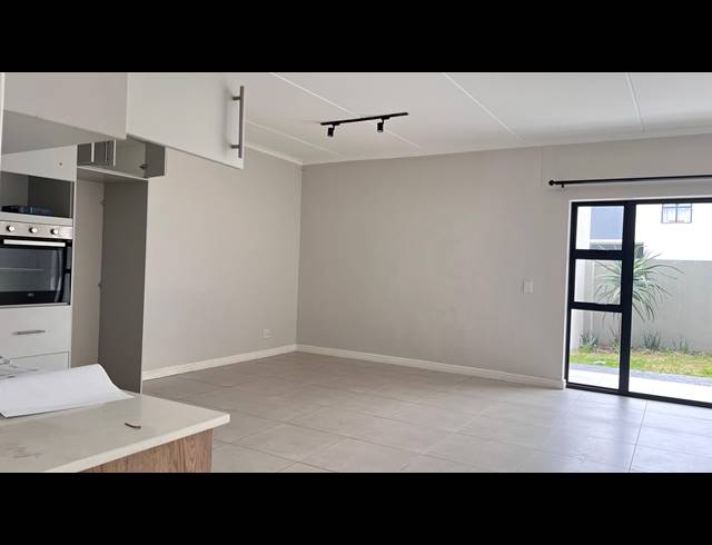 3 BEDROOM APARTMENT TO LET IN SANDOWN